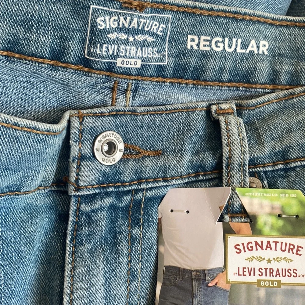 (B51) Signature Levi’s Strauss Regular Fit Flex Performance Jeans, Sz 33/30, NWT